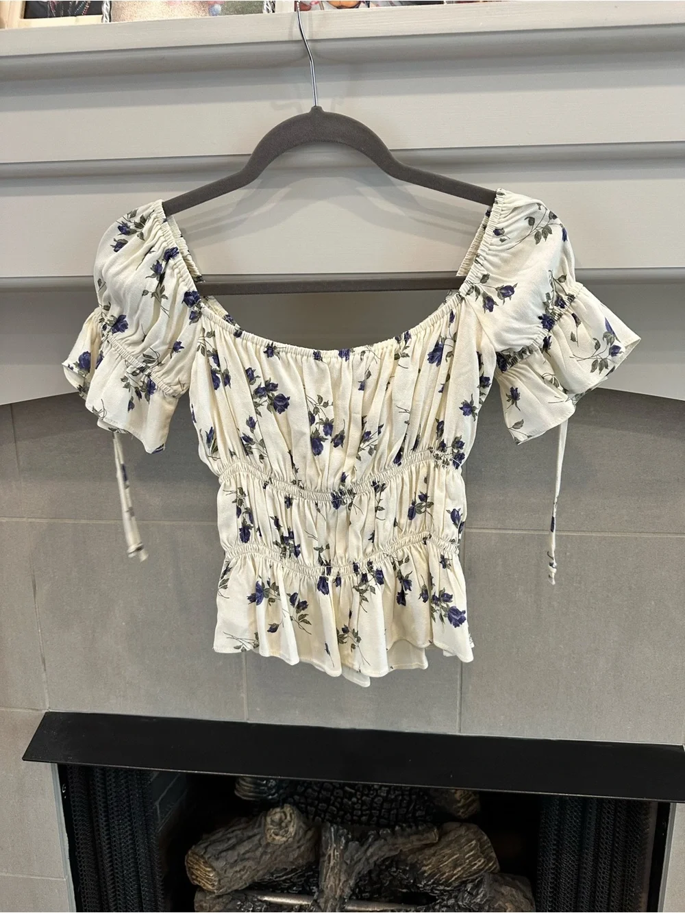 Reformation Solis Cream Floral Smocked Peplum Top sz. medium